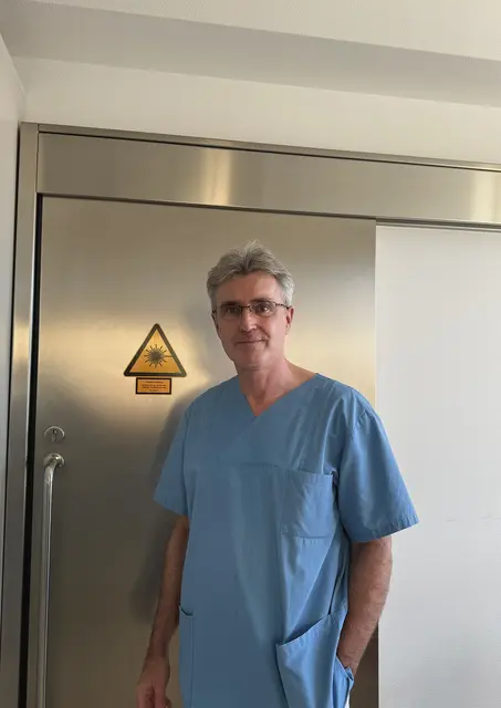 Dr. Reiner Goebels, Chefarzt in der Abteilung Innere Medizin in der Dillinger Klinik. | Foto: KHDW