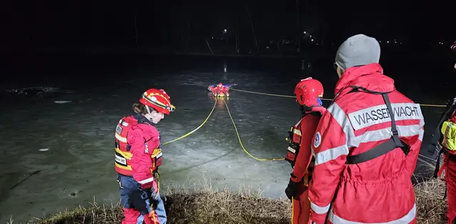 Wasserretter der SEG  Dillingen bei einer Eisrettungsübung | Foto: Kreis-Wasserwacht Dillingen