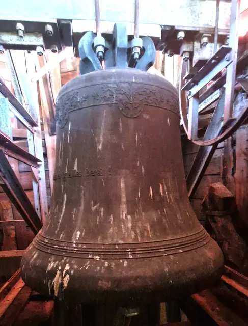 Dexbach 1898
Durchmesser 90 cm 
Höhe 77 cm
Gewicht 450 kg
a`

Kommt denn es ist Alles bereit !

Gegossen zu Sinn 1898
Von F.W.Rincker
Nr. 1094