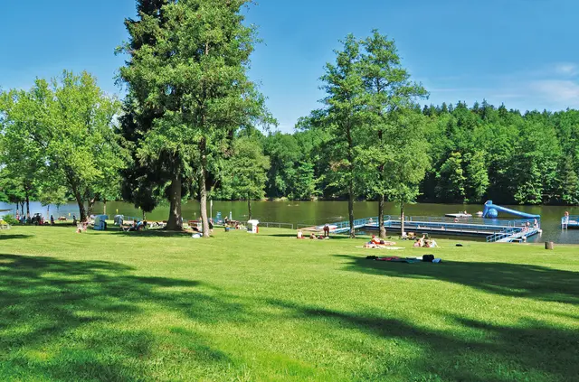 Seen wie der Kressbachsee bieten Entspannung und Action gleichermaßen. | Foto: DJD/Stadt Ellwangen