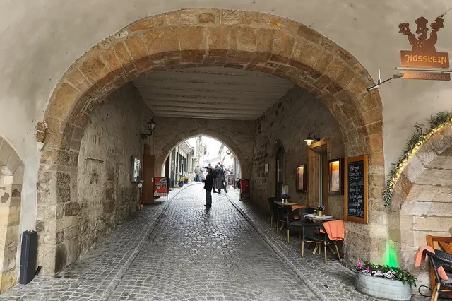 Hier geht es auf die Brücke. | Foto: Shima Mahi