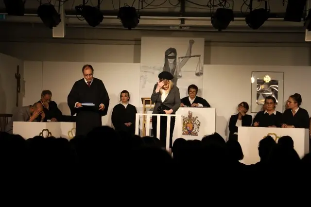 Am 2./3./4. Mai spielte die Theatergruppe im Kunsthaus das Stück „Zeugin der Anklage“ von Agatha Christie. | Foto: Kunstverein Schwabmünchen