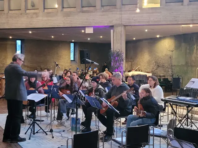 Das Gitarrenensemble unter der Leitung von Roland Jäger, brachte die Seiten mit "The Image of Melancholly" von Anthony Holborne zum schwingen