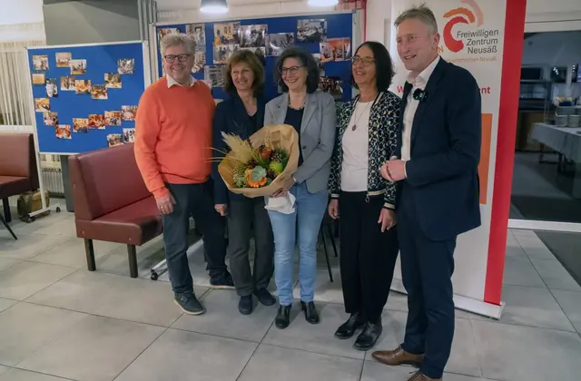 Von links: Wolfgang Krell, Ursula Götz, Ursula Meyer, Jeanne Graf de Vergara und Bürgermeister Richard Greiner. | Foto: Freiwilligen Zentrum Neusäß