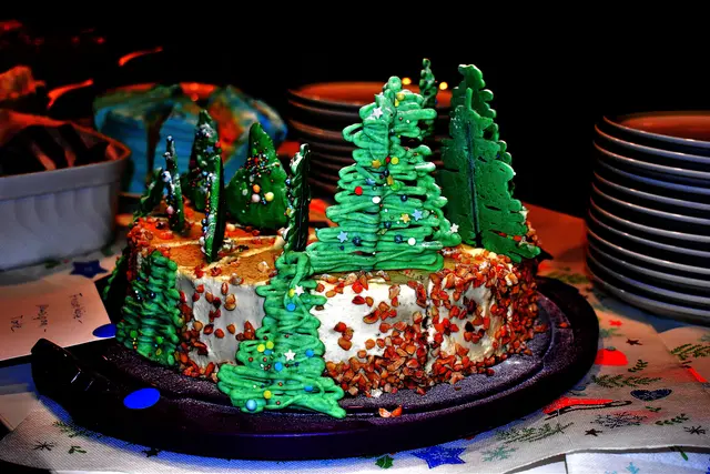 Phantasievoll geschmückte Torten warteten auf die Besucher