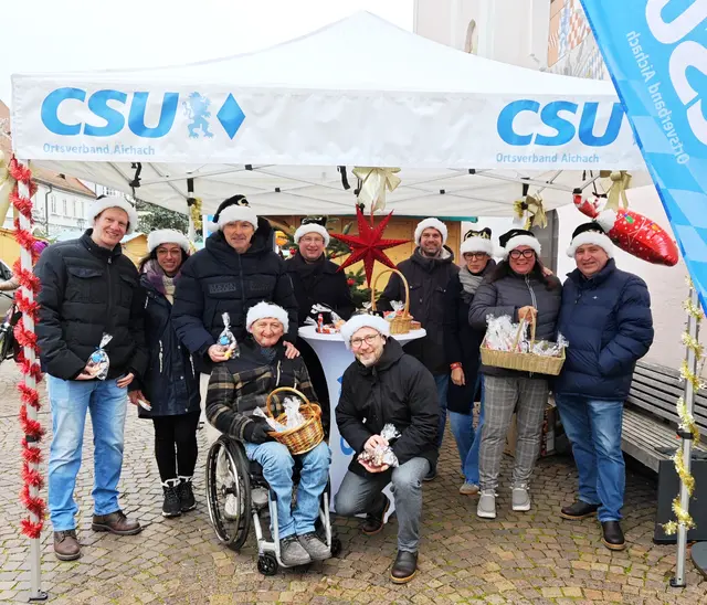Stehend v. l.: Patrick Stief, Steffi Aulinger, Simon Sponer, Dr. Daniel Stegmair, Florian Mödinger, Caro Moser-Engelschalk, Petra, Hannak und Hermann Merz.
Vorne v. l.: Joe Koppold und Bürgermeisterkandidat Josef Dußmann 