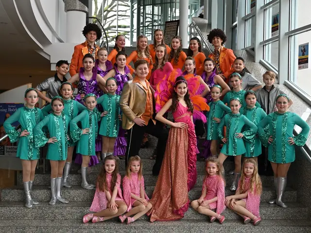 Die Little Magics angeführt vom Kinderprinzenpaar Zoe I. und Johannes I. waren ganz im "Discofever". | Foto: Lechana FG – Uwe Hartmann