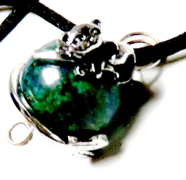 Koala auf Chrysocoll-Kugel