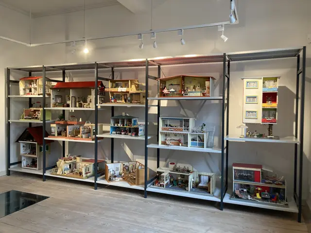 In Erinnerungen an die Kindheit schwelgen kann man in der aktuellen Sonderaustellung im Stadtmuseum. Im Januar und Februar gibt es jeweils eine kostenlose Führung durch die Ausstellung. 