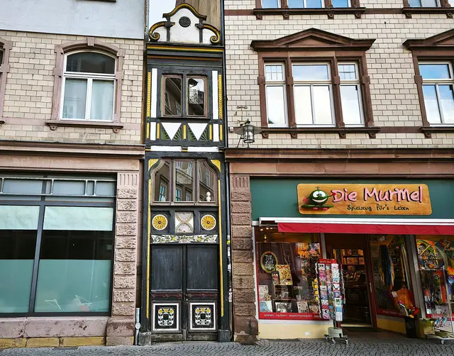 Das berühmte schmalste Haus | Foto: Shima Mahi