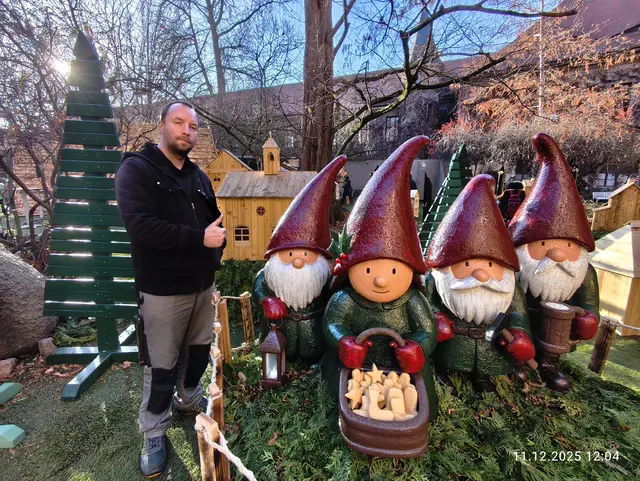 Herr Friedrich, Design, Form und Farbe
der Künstler in Person