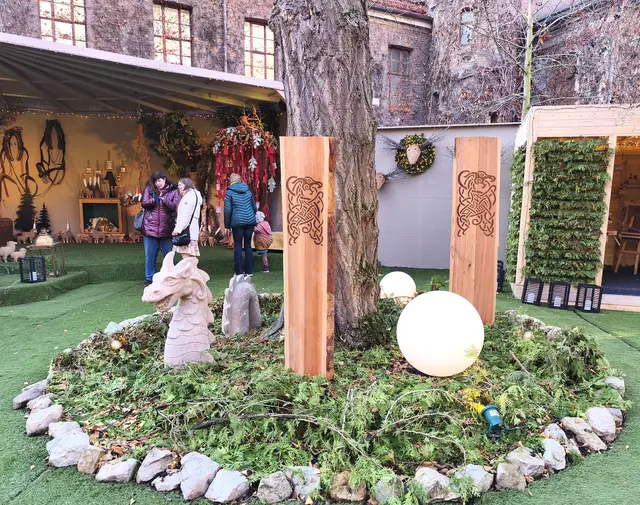 Loch Ness/Nessi mit einem keltischen Symbol, eingebrannt
