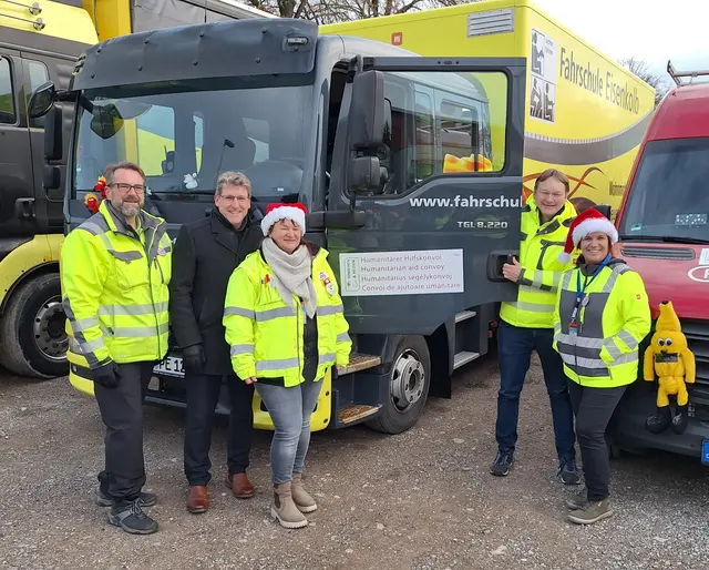 Das Bild zeigt: (von links) Peter Eisenkolb, Erster Bürgermeister Martin Brenner, Rosi Roth, Landrat Hans Reichhart, Gisela Eisenkolb.