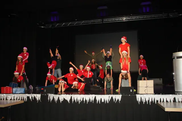 Ein toller Auftritt unserer Schwimmerkinder.