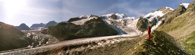 Eine gigantische Landschaft am Moteratschgletscher. Zu Füßen des einzigen Viertausenders der Ostalpen, dem Piz Bernina. Rechts oben ist der bekannteste Firngrat der Alpen zu erkennen, der Biancograt. | Foto: Kurt Wolter