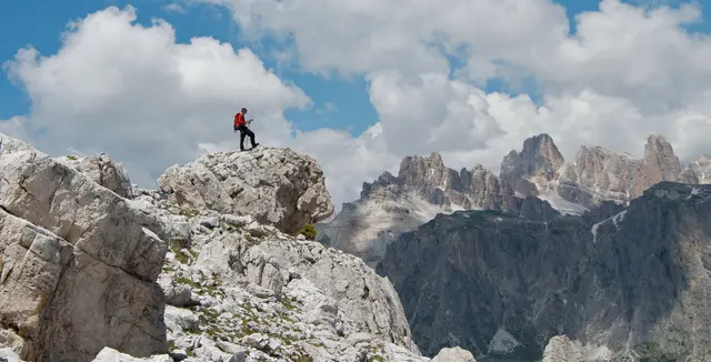 In den Dolomiten gibt es unendlich viele schöne Aussichtspunkte, so wie hier auf die Fanesgruppe. | Foto: Markus Wolter