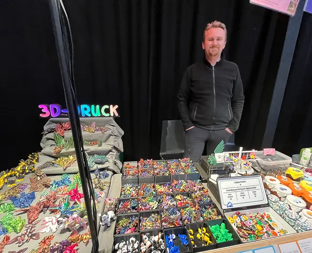 Stand auf dem Faust-Wintermarkt von Michael: 3-D-Drucke und Brotaufstriche