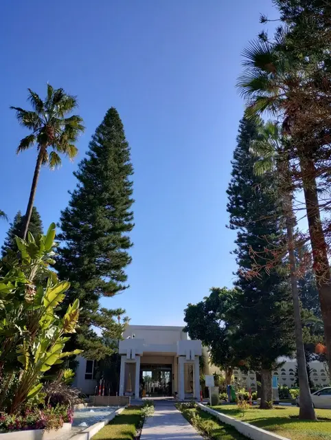 Das Hotel El Deir Andalous.
