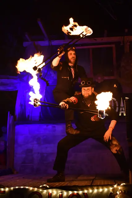 Feuer-Show an der Leine