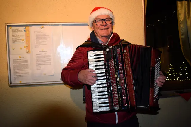 Musikalische Begleitung durch Manfred Walenta | Foto: Walter Trettwer