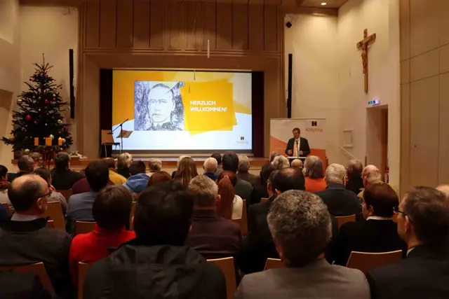 Viele bunte Eindrücke gewannen die rund 60 Teilnehmenden beim Kolping-Gedenktag am 3. Dezember im Kolpinghaus Augsburg.