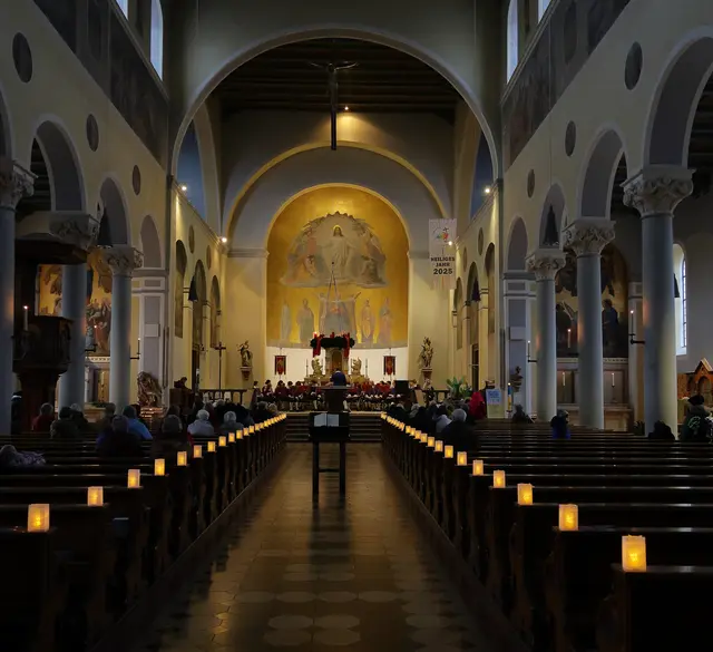 Festliche Stille vor dem Konzert.  | Foto: Achim Lüders