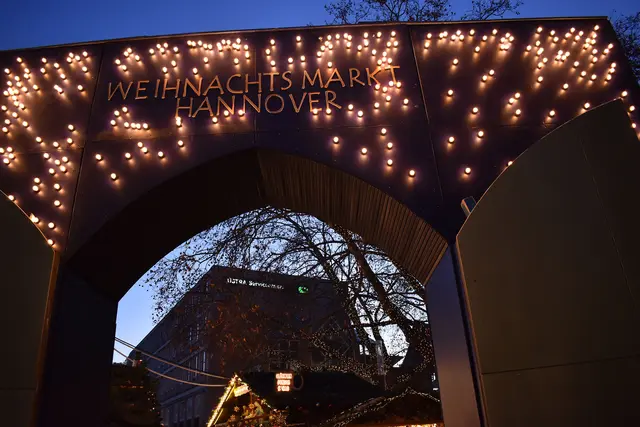Am Platz der Weltausstellung beginnt der Weihnachtsmarkt