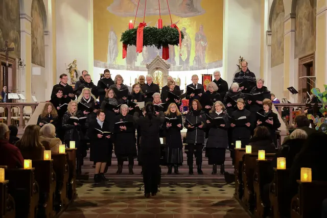 Kirchenchor Friedberg Leitung Monika Trinkl-Peters | Foto: Achim Lüders