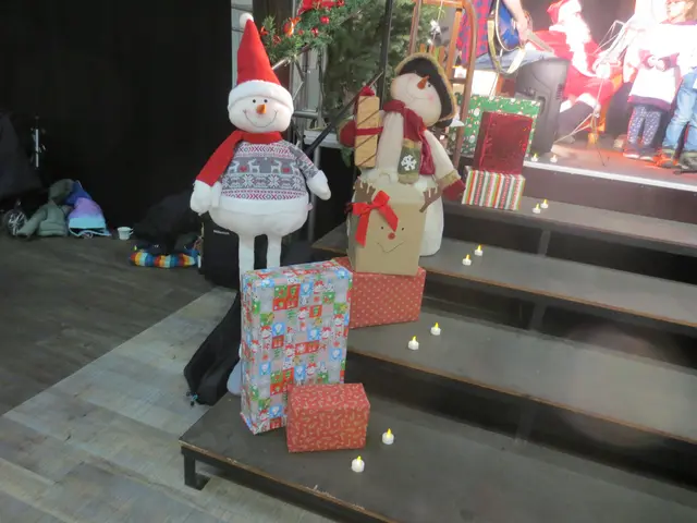 Am Bühnenrand war auch gut dekoriert.