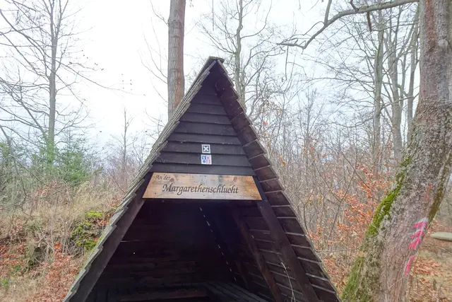 Schutzhütte am Meiseberger Weg/ Margarethenschlucht