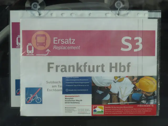 Info zum Ersatzverkehr an einem Bus im Sportpark Friedrichsdorf