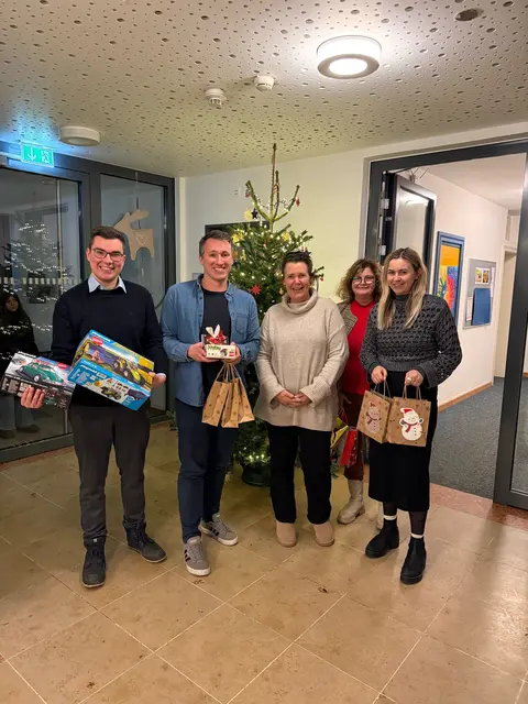 v.l.n.r. Michael Stöcklein, Philipp Schmid, Simone Gebhard (Leitung Marienheim), Marcella Wolf, Lisa Wolf | Foto: privat