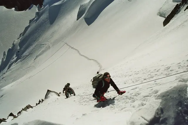 Der Rückweg könnte schwierig werden. Abrutschen nicht erlaubt.  | Foto: Kurt Wolter