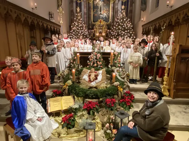 Große Beteiligung am Krippenspiel in der Stadtpfarrkirche