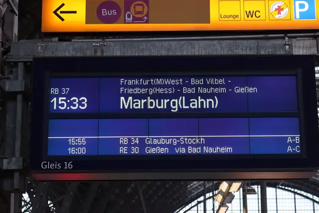 Anzeige für den RB37 in Frankfurt