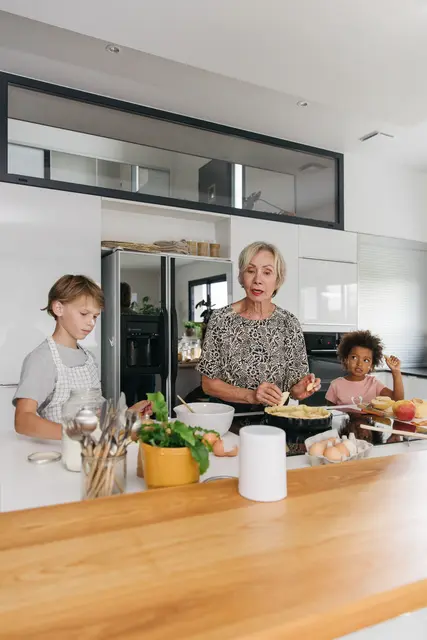 Mehr Zeit gewinnen für die schönen Dinge des Lebens: Smarthome-Systeme können lästige Alltagsroutinen übernehmen. | Foto: DJD/Somfy