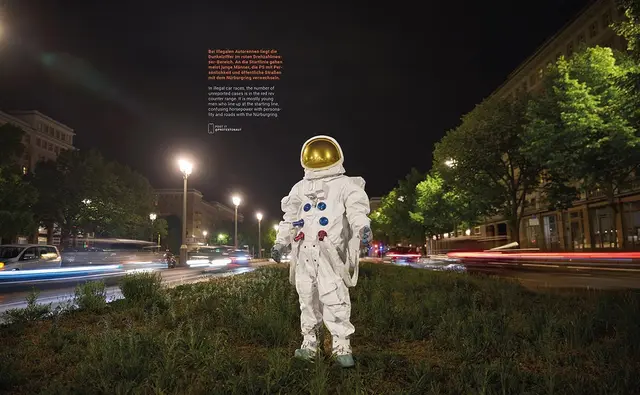 Motiv aus dem Protestonaut-Kalender 2026: Bei illegalen Autorennen liegt die Dunkelziffer im roten Drehzahlmesser-Bereich.  | Foto: Protestonaut / Sophia Lukasch Photography