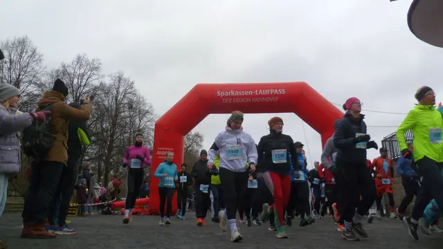  Kurz nach dem Startschuss zur Maschsee-Umrundung (5,8 Kilometer).