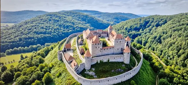 KI erstelltes Modell der Burg Hatzfeld um 1500