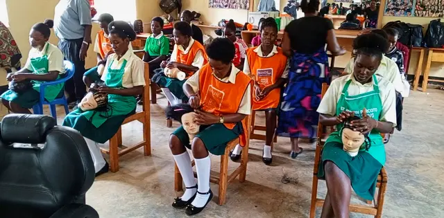 Friseurausbildung | Foto: Fr. Joseph Sserunjogi