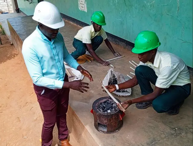 Installateurunterricht | Foto: Fr. Joseph Sserunjogi