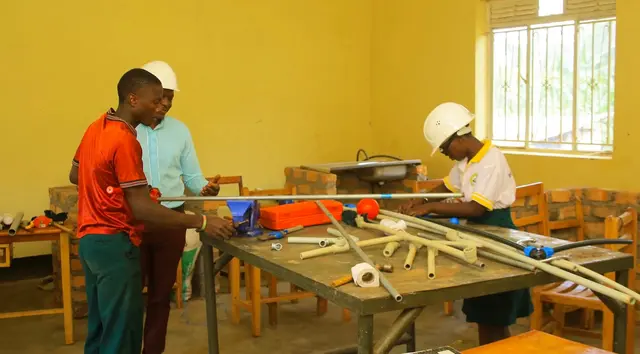 Installateurunterricht | Foto: Fr. Joseph Sserunjogi