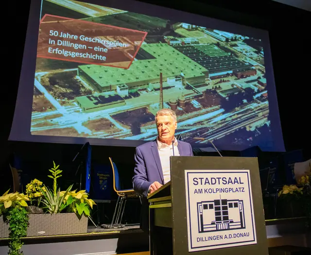 Die Festrede beim Neujahrsempfang der Stadt Dillingen 2026 hielt BSH-Werkleiter Claus Köther. | Foto: Jan Koenen - Stadt Dillingen