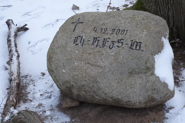 Gedenkstein für Fürst Christian Heinrich zu Stolberg/Wernigerode, sein Grab befindet sich auf dem Schlossfriedhof in Nöschenrode/Wernigerode

