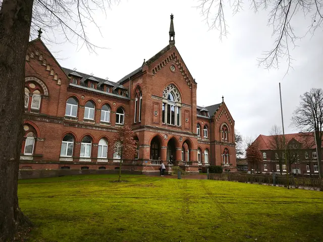 Gerichtsgebäude in Varel | Foto: Shima Mahi