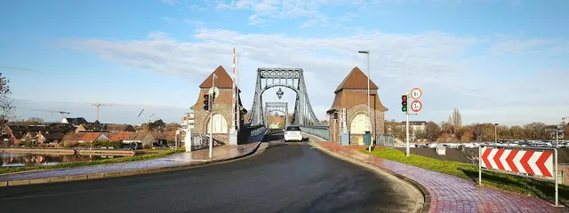  Kaiser Wilhelm-Drehbrücke in Wilhelmshaven | Foto: Shima Mahi