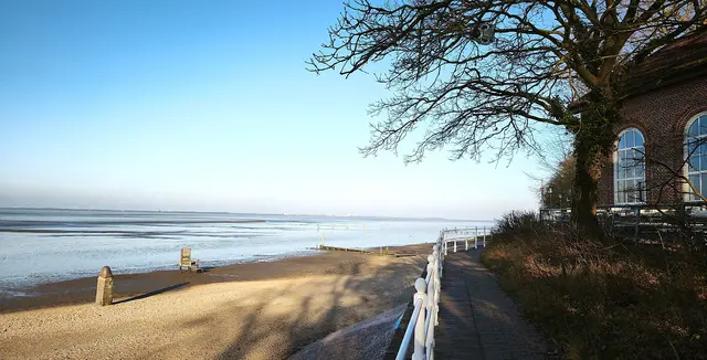 Am Alten Kurhaus vorbei | Foto: Shima Mahi