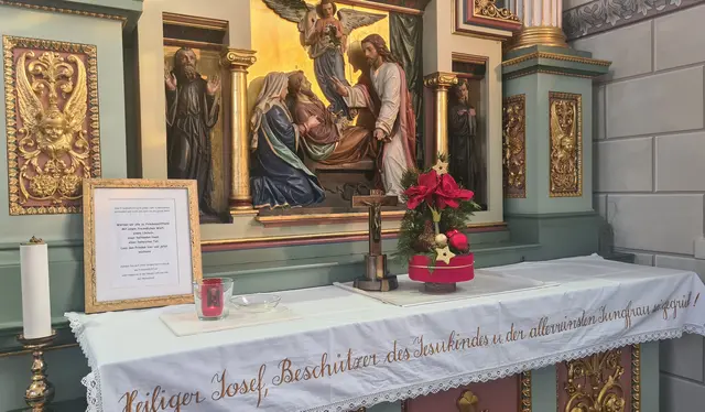 Seitenaltar rechts mit …