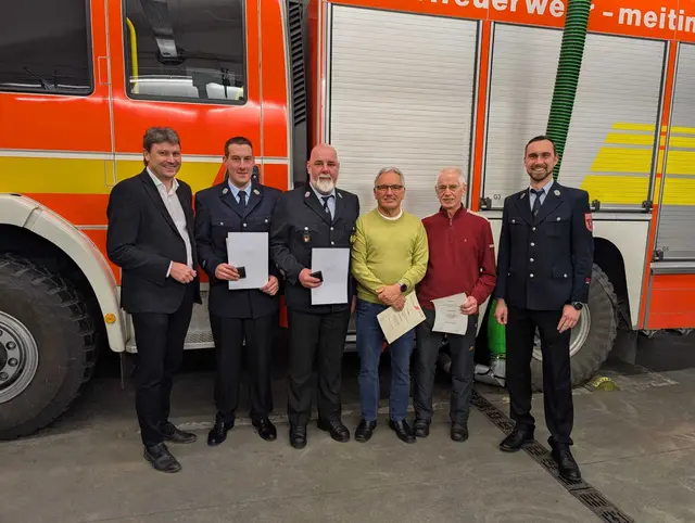 Die Gehrten mit BGMDr Michael Higl, Kdt Markus Schmidt, Wolfgang Kaiser, Bruo Fiedler und Vorsitzender Dominik Nabe | Foto: Sabrina Nebe