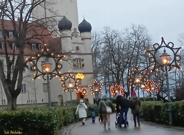 Anlauf zum Kipferlmarkt in den Schlosshof. | Foto: Iris Alefelder